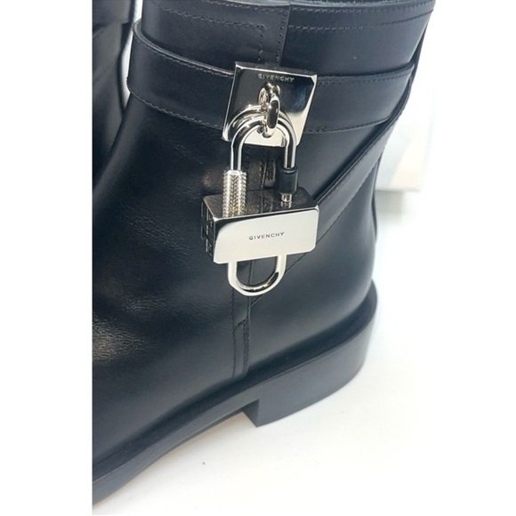 GIVENCHY LEATHER METAL LOGO LOCK
ANKLE BOOTS BOOTIES STACKED HEEL NEW
SIZE 6 - Picture 5 of 16